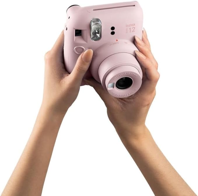 Instax Mini 12 Cámara instantánea, con autoexposición y Lente selfi incluida, Blossom Pink