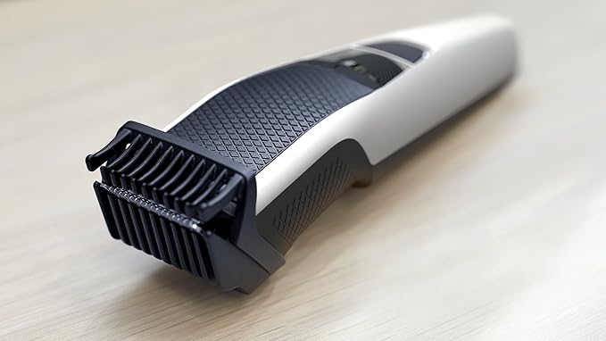 Philips Beardtrimmer Serie 3000 - Recortadora de Barba con Tecnología Lift & Trim, BT3206/14